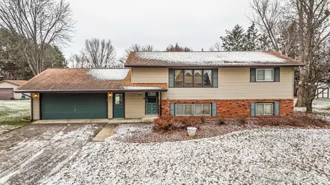 4218 Thru St, Saint Cloud, MN 56303