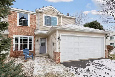 370 Wilderness Dr, Chaska, MN 55318