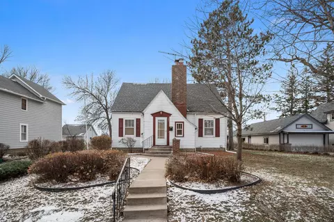 107 Vine St S, Mora, MN 55051