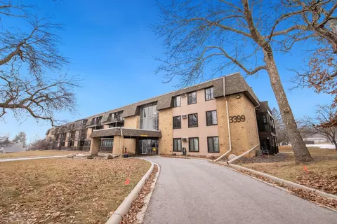 3399 Kent St #302, Shoreview, MN 55126