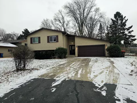 1612 Brooks Ave E, Maplewood, MN 55109