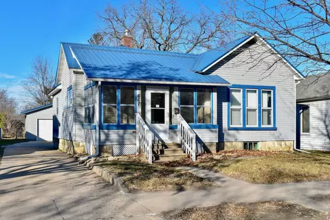 667 Harriet St, Winona, MN 55987