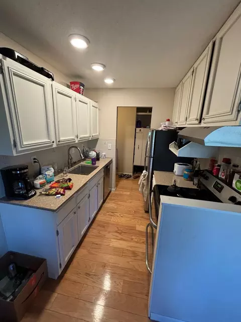 4454 Cedar Lake Rd S #7, Saint Louis Park, MN 55416