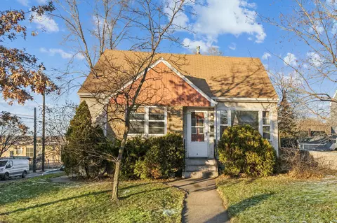 341 Rose Ave E, Saint Paul, MN 55130
