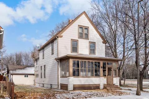 1295 Ross Ave, Saint Paul, MN 55106