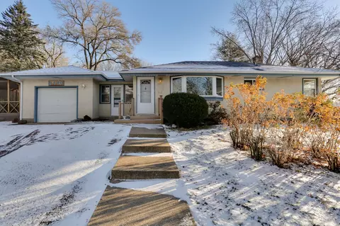 2440 Germain St, Maplewood, MN 55109