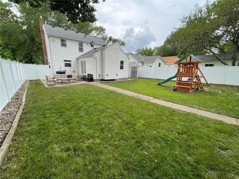 Exterior - 404 Mason St, Marshall, MN 56258 photo 3 of 3