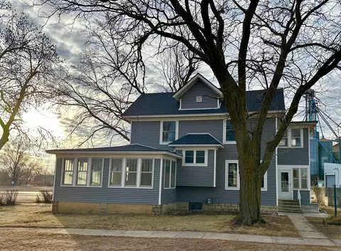 510 W Main St, Glenville, MN 56036