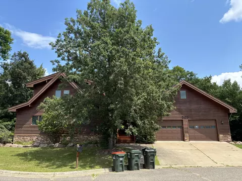 203 Hawkins Dr, Brainerd, MN 56401