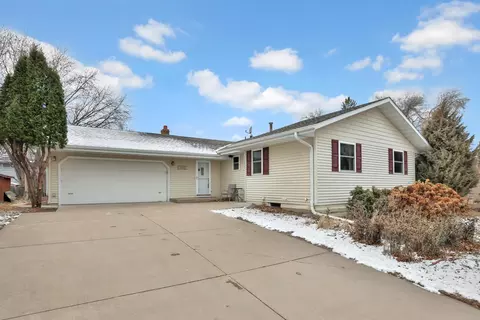 4849 Zealand Ave N, New Hope, MN 55428