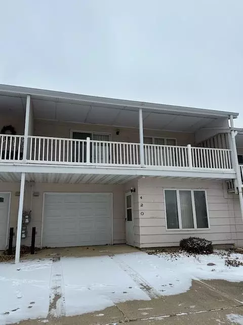 420 6th Ave, Windom, MN 56101
