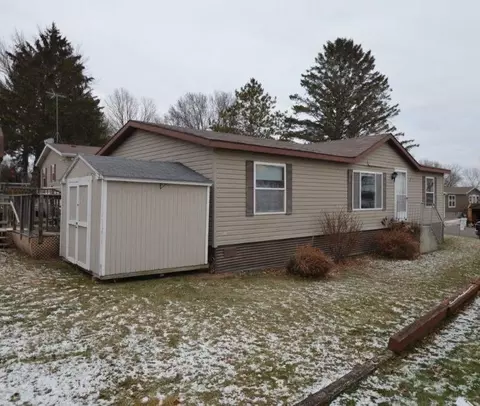 13100 318th St #138, Lindstrom, MN 55045