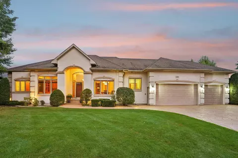 318 Wolf Pointe Trl, Long Lake, MN 55356