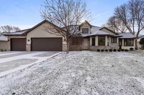 3419 Highlands Rd, Brooklyn Park, MN 55443