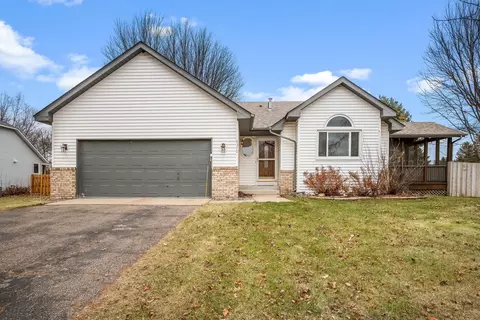 6370 36th St N, Oakdale, MN 55128