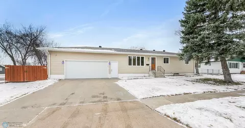 927 5th Ave W, West Fargo, ND 58078