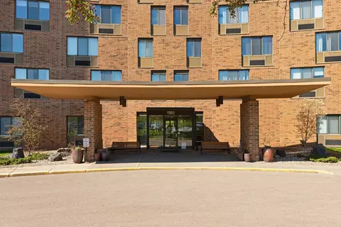 1181 Edgcumbe Rd #803, Saint Paul, MN 55105