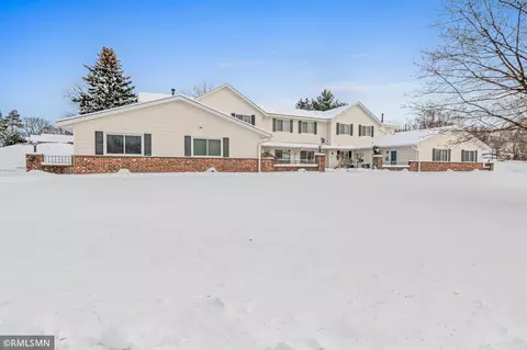 1645 Helmo Ave N, Oakdale, MN 55128