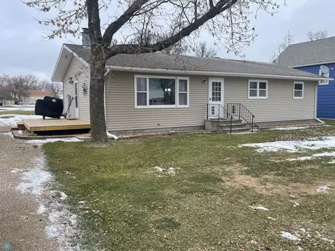 107 Galchutt St, Abercrombie, ND 58075