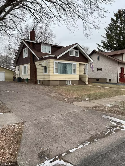 1130 Florence St, Baldwin, WI 54002