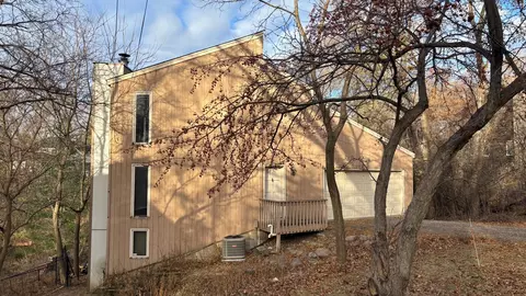 4334 Victoria St, Minnetonka, MN 55345