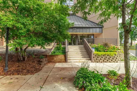 7200 York Ave S #205, Edina, MN 55435
