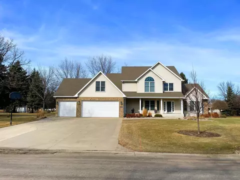 1504 Oakwood Ave, Wahpeton, ND 58075