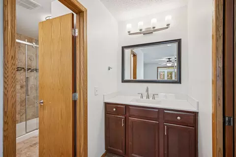 3876 Westbury Ln, Eagan, MN 55123 photo 15