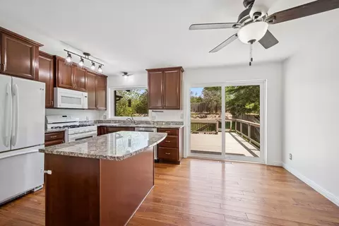 3876 Westbury Ln, Eagan, MN 55123 photo 4