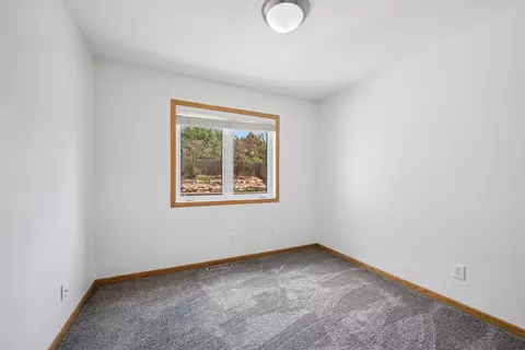3876 Westbury Ln, Eagan, MN 55123 photo 17