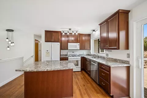 3876 Westbury Ln, Eagan, MN 55123 photo 6