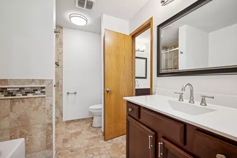 3876 Westbury Ln, Eagan, MN 55123 photo 16