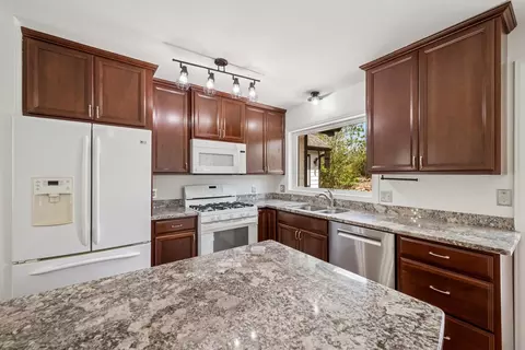 3876 Westbury Ln, Eagan, MN 55123 photo 9