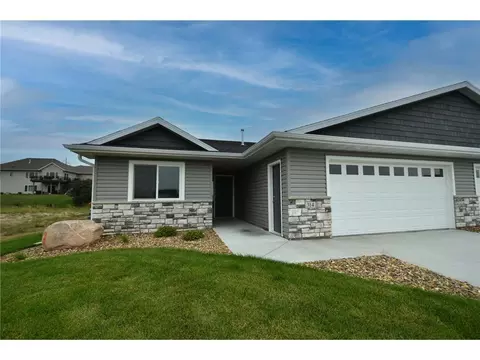 314 11th St, Goodhue, MN 55027