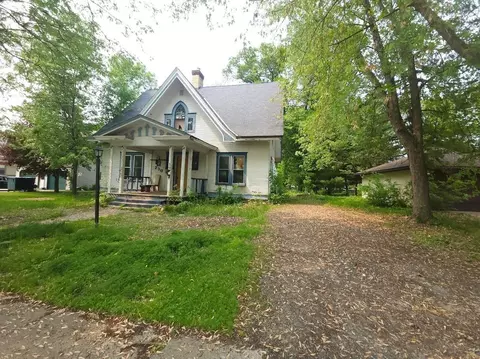 230 5th St NW, Milaca, MN 56353