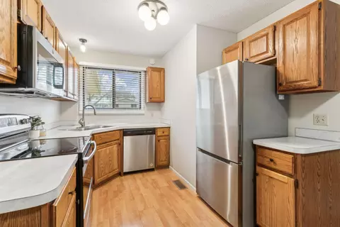 8436 S Pond Trl, Champlin, MN 55316 photo 12
