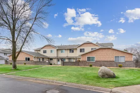 8436 S Pond Trl, Champlin, MN 55316