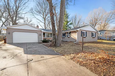 3213 Barbara Ln, Burnsville, MN 55337