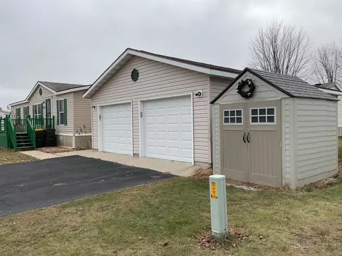 2135 Excalibur Rd, North Mankato, MN 56003