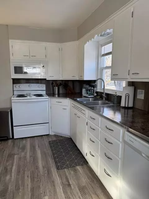 532 4th St SW, Perham, MN 56573 photo 8