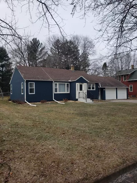 725 9th St SW, Pine City, MN 55063
