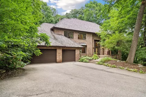 19690 Waterford Pl, Shorewood, MN 55331