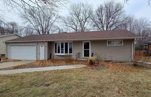 454 High St, Emmons, MN 56029