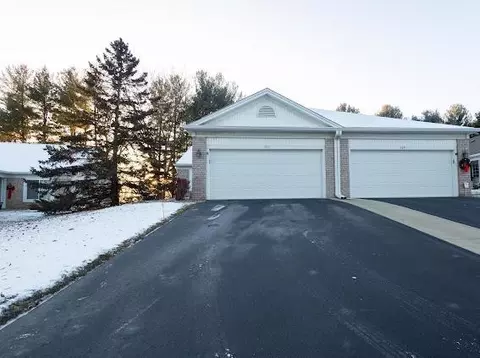 551 Lake View Dr, Woodbury, MN 55129