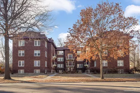 125 Lexington Pkwy S #5, Saint Paul, MN 55105