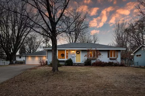 8332 Little Rd, Bloomington, MN 55437