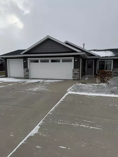 1205 N 10th St, Lake City, MN 55041
