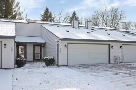 303 Creekside Ln SW, Isanti, MN 55040