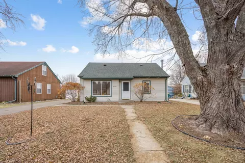 4720 Heights Dr, Columbia Heights, MN 55421