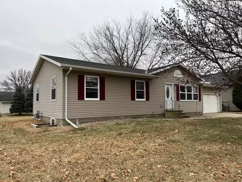 512 Northwood Dr, Redwood Falls, MN 56283